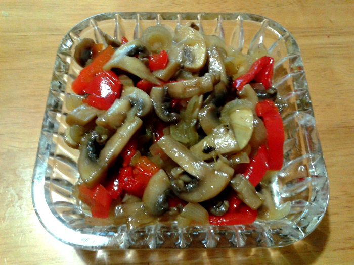 Champignon og peppersalat