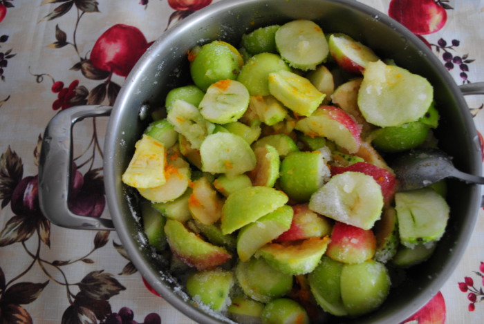 Eplesyltetøy med appelsinskall