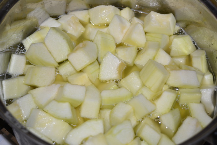 Hermetisert zucchini som ananas til vinteren